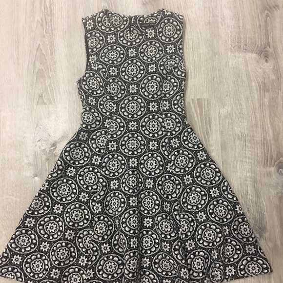 Zara dress 👗 - Picture 2 of 7
